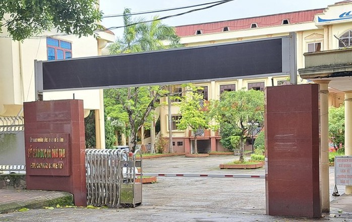 Phụ huynh ở Thái Bình phản ánh điểm thi lớp 10 liên tục "nhảy múa" từ đỗ thành trượt- Ảnh 1. Phụ huynh ở Thái Bình phản ánh điểm thi lớp 10 liên tục "nhảy múa" từ đỗ thành trượt- Ảnh 1.