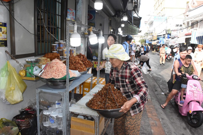 Hình ảnh khắp nơi “giành” lại vỉa hè ở TP Vũng Tàu - Ảnh 7. Hình ảnh khắp nơi “giành” lại vỉa hè ở TP Vũng Tàu - Ảnh 7.