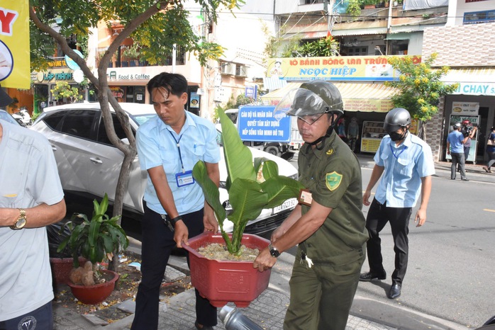 Hình ảnh khắp nơi “giành” lại vỉa hè ở TP Vũng Tàu - Ảnh 2. Hình ảnh khắp nơi “giành” lại vỉa hè ở TP Vũng Tàu - Ảnh 2.