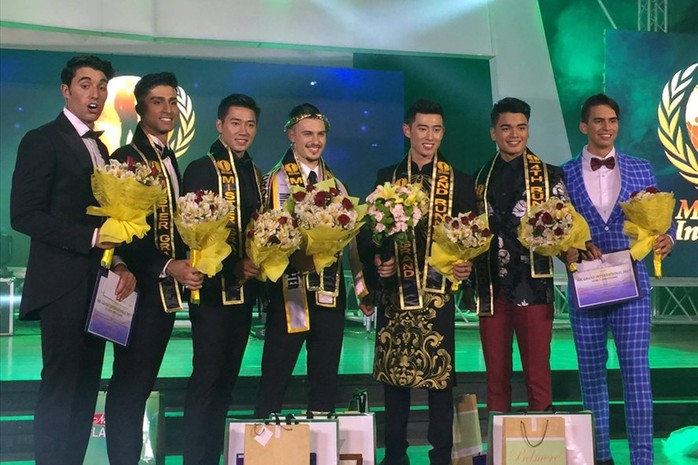 Nam vương, siêu mẫu sống ra sao: Cạm bẫy...- Ảnh 1. Nam vương, siêu mẫu sống ra sao: Cạm bẫy...- Ảnh 1.