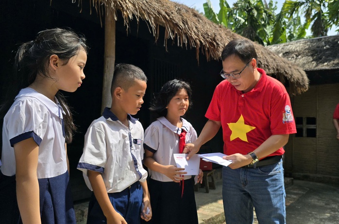 Báo Người Lao Động trao 20 suất kinh phí hỗ trợ học tập cho học sinh Thừa Thiên – Huế- Ảnh 1. Báo Người Lao Động trao 20 suất kinh phí hỗ trợ học tập cho học sinh Thừa Thiên – Huế- Ảnh 1.