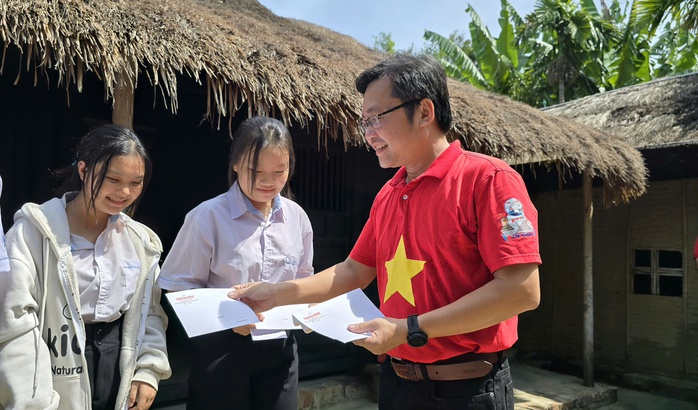 Báo Người Lao Động trao 20 suất kinh phí hỗ trợ học tập cho học sinh Thừa Thiên – Huế- Ảnh 2. Báo Người Lao Động trao 20 suất kinh phí hỗ trợ học tập cho học sinh Thừa Thiên – Huế- Ảnh 2.