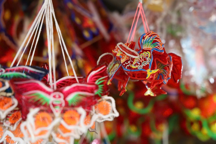 Trăn trở của những nghệ nhân làng lồng đèn lớn nhất TP HCM- Ảnh 2. Trăn trở của những nghệ nhân làng lồng đèn lớn nhất TP HCM- Ảnh 2.