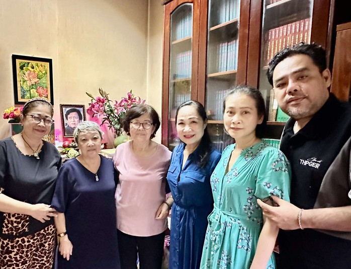 NSND Trịnh Thúy Mùi: "Trân quý những đóng góp của tác giả Lê Duy Hạnh cho sân khấu"- Ảnh 3. NSND Trịnh Thúy Mùi: "Trân quý những đóng góp của tác giả Lê Duy Hạnh cho sân khấu"- Ảnh 3.