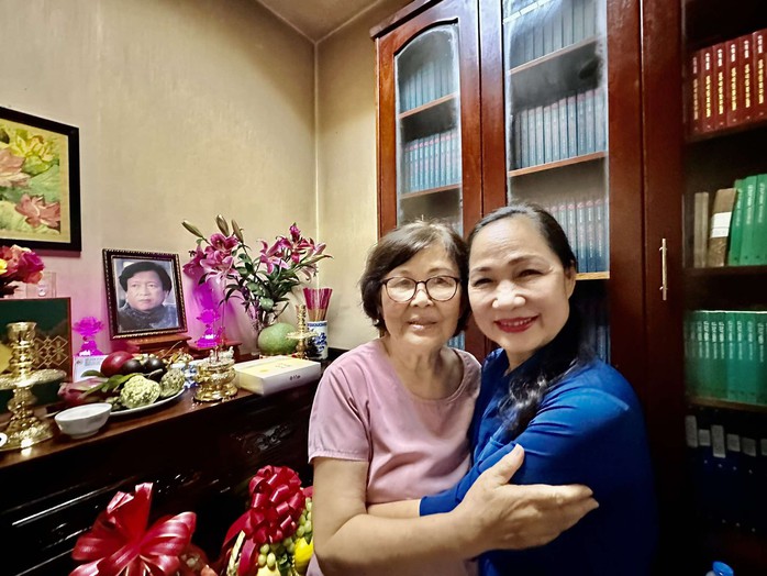 NSND Trịnh Thúy Mùi: "Trân quý những đóng góp của tác giả Lê Duy Hạnh cho sân khấu"- Ảnh 1. NSND Trịnh Thúy Mùi: "Trân quý những đóng góp của tác giả Lê Duy Hạnh cho sân khấu"- Ảnh 1.