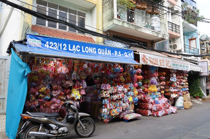 Trăn trở của những nghệ nhân làng lồng đèn lớn nhất TP HCM- Ảnh 9. Trăn trở của những nghệ nhân làng lồng đèn lớn nhất TP HCM- Ảnh 9.