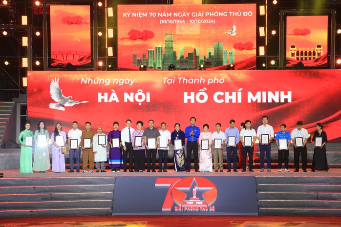 3.600 bát bún ốc hết sạch trong "Những ngày Hà Nội tại TP HCM"- Ảnh 2. 3.600 bát bún ốc hết sạch trong "Những ngày Hà Nội tại TP HCM"- Ảnh 2.
