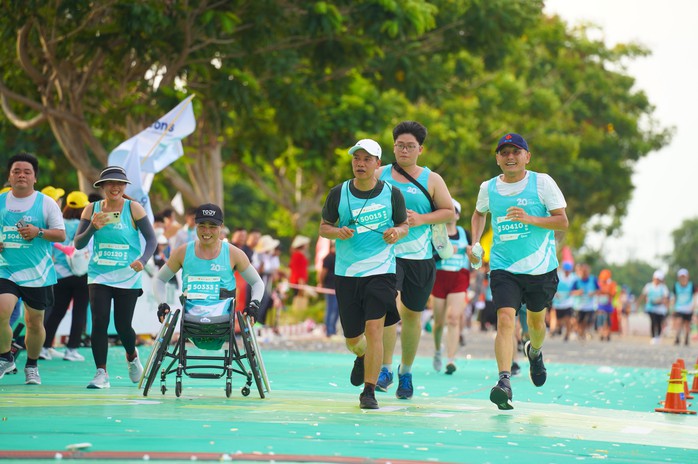 GreenUP Long An half-marathon 2024: Chạy phủ xanh 11.000 cây rừng nguyên sinh miền Trung- Ảnh 7. GreenUP Long An half-marathon 2024: Chạy phủ xanh 11.000 cây rừng nguyên sinh miền Trung- Ảnh 7.