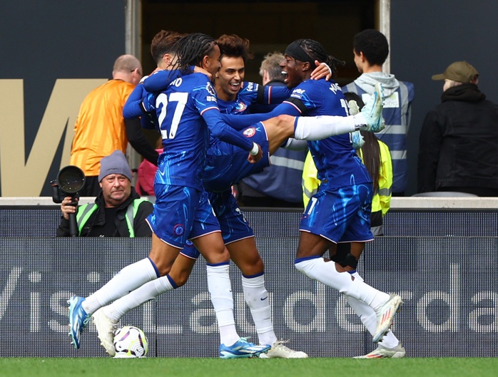 Madueke ghi 3 bàn trong 14 phút, Chelsea vùi dập Wolverhampton- Ảnh 8. Madueke ghi 3 bàn trong 14 phút, Chelsea vùi dập Wolverhampton- Ảnh 8.