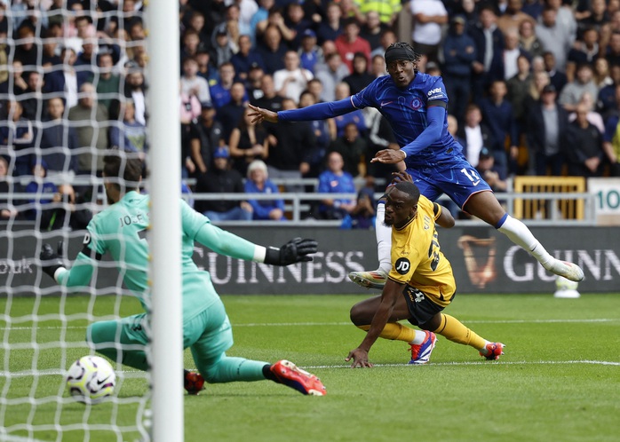 Madueke ghi 3 bàn trong 14 phút, Chelsea vùi dập Wolverhampton- Ảnh 6. Madueke ghi 3 bàn trong 14 phút, Chelsea vùi dập Wolverhampton- Ảnh 6.