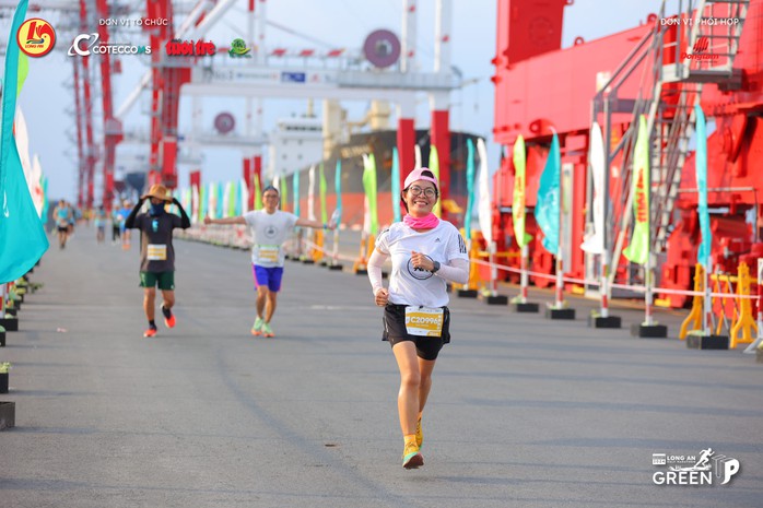 GreenUP Long An half-marathon 2024: Chạy phủ xanh 11.000 cây rừng nguyên sinh miền Trung- Ảnh 5. GreenUP Long An half-marathon 2024: Chạy phủ xanh 11.000 cây rừng nguyên sinh miền Trung- Ảnh 5.