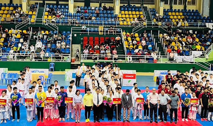 Công bố kết quả chấm lại vụ "nhường" huy chương giải Karate trẻ năng khiếu TP HCM- Ảnh 1. Công bố kết quả chấm lại vụ "nhường" huy chương giải Karate trẻ năng khiếu TP HCM- Ảnh 1.