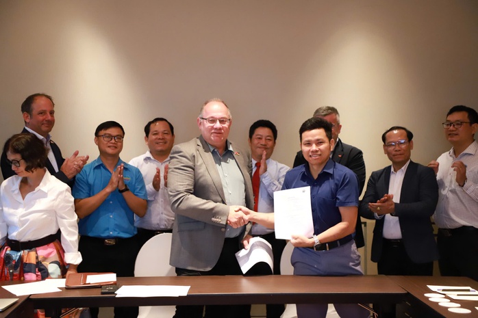 Nhà trường bắt tay với doanh nghiệp đào tạo sinh viên sang Đức làm việc- Ảnh 1. Nhà trường bắt tay với doanh nghiệp đào tạo sinh viên sang Đức làm việc- Ảnh 1.