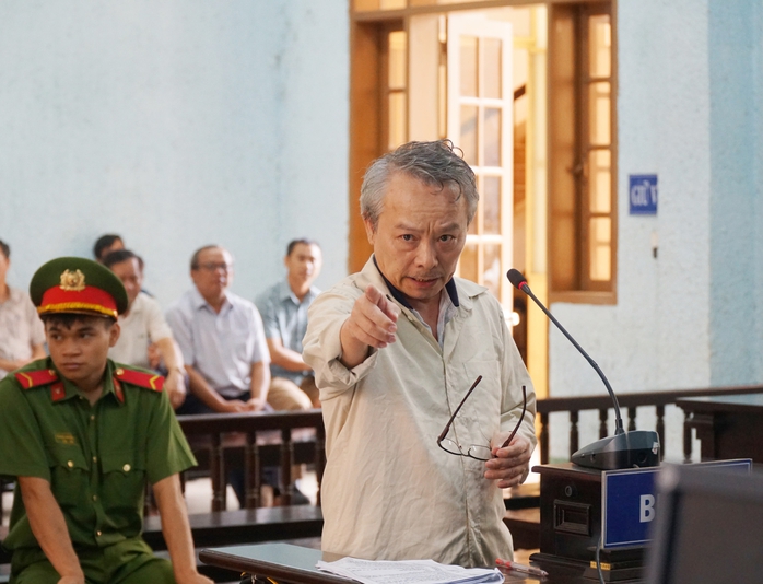 Cựu thẩm phán nhận hối lộ 500 triệu đồng lãnh 15 năm tù- Ảnh 1. Cựu thẩm phán nhận hối lộ 500 triệu đồng lãnh 15 năm tù- Ảnh 1.