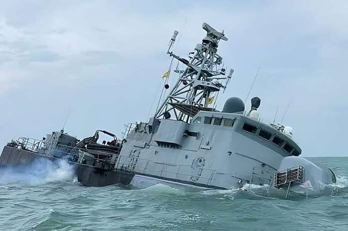 Đang tác chiến, tàu chiến Malaysia bất ngờ chìm hoàn toàn- Ảnh 1. Đang tác chiến, tàu chiến Malaysia bất ngờ chìm hoàn toàn- Ảnh 1.