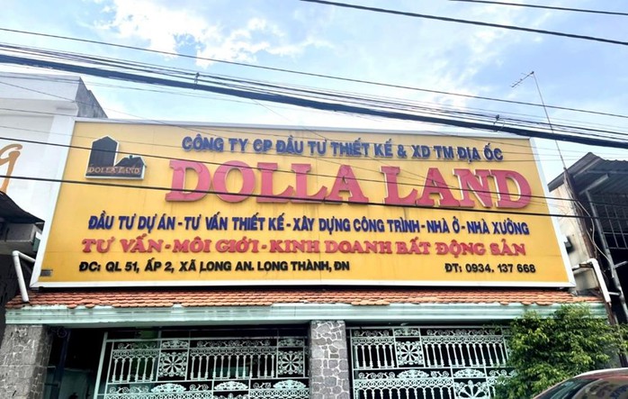 Công an Đồng Nai khám xét nơi làm việc của giám đốc Công ty Dolla Land- Ảnh 1. Công an Đồng Nai khám xét nơi làm việc của giám đốc Công ty Dolla Land- Ảnh 1.