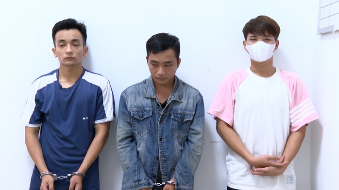Ghen khi người yêu làm trong quán karaoke, nam thanh niên rủ bạn đánh khách hát tử vong- Ảnh 1. Ghen khi người yêu làm trong quán karaoke, nam thanh niên rủ bạn đánh khách hát tử vong- Ảnh 1.