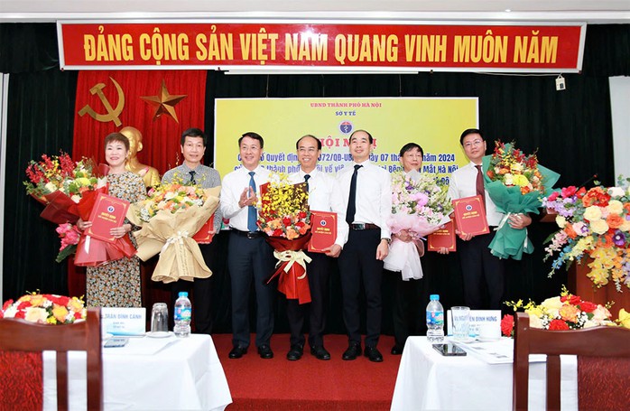 Hợp nhất hai bệnh viện mắt- Ảnh 2. Hợp nhất hai bệnh viện mắt- Ảnh 2.