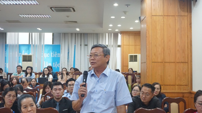 Giám đốc Sở GD-ĐT TP HCM: Trước khai giảng, làm rõ nội dung đấu thầu chương trình nhà trường- Ảnh 2. Giám đốc Sở GD-ĐT TP HCM: Trước khai giảng, làm rõ nội dung đấu thầu chương trình nhà trường- Ảnh 2.