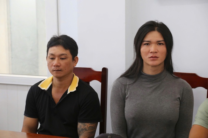 Bắt giữ nhóm người mượn danh Đội dân phòng cưỡng đoạt tài sản - Ảnh 1. Bắt giữ nhóm người mượn danh Đội dân phòng cưỡng đoạt tài sản - Ảnh 1.