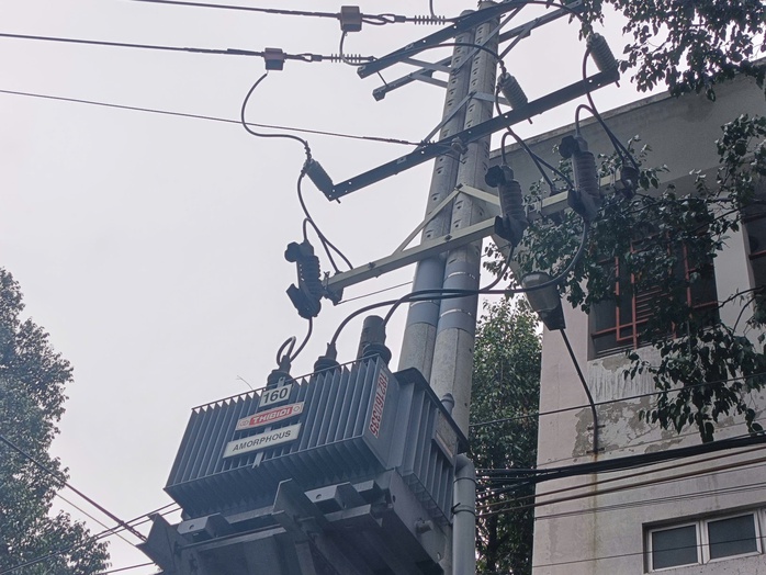 Bình Dương: Nhiều khu vực đột ngột mất điện giờ cao điểm- Ảnh 1. Bình Dương: Nhiều khu vực đột ngột mất điện giờ cao điểm- Ảnh 1.