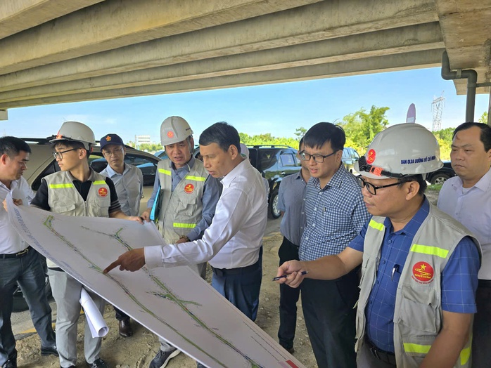 Tuyên bố cứng rắn của Chủ tịch huyện Hoà Vang: “Nếu xã không làm, tôi sẽ trực tiếp xuống làm”- Ảnh 1. Tuyên bố cứng rắn của Chủ tịch huyện Hoà Vang: “Nếu xã không làm, tôi sẽ trực tiếp xuống làm”- Ảnh 1.