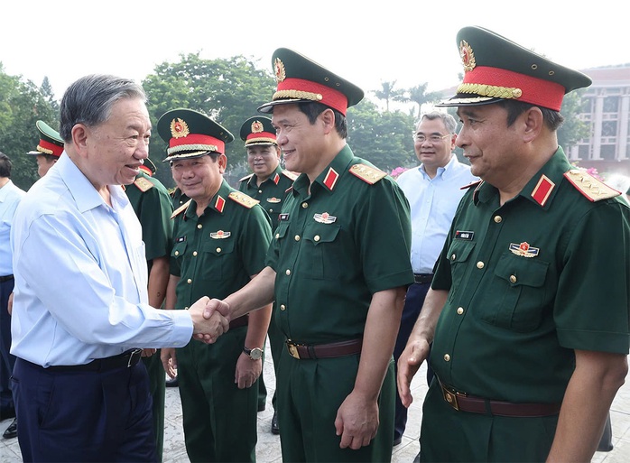 Xây dựng quân đội vững mạnh, sẵn sàng chiến đấu- Ảnh 1. Xây dựng quân đội vững mạnh, sẵn sàng chiến đấu- Ảnh 1.