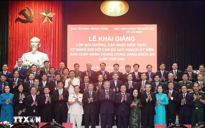 50 cán bộ quy hoạch Ủy viên Trung ương khóa XIV dự lớp bồi dưỡng, cập nhật kiến thức- Ảnh 3. 50 cán bộ quy hoạch Ủy viên Trung ương khóa XIV dự lớp bồi dưỡng, cập nhật kiến thức- Ảnh 3.