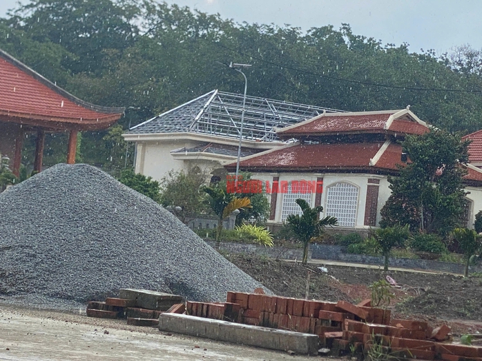 Diễn biến mới vụ việc vợ một phó chủ tịch thị xã ở Bình Phước xây "biệt phủ" sai phép- Ảnh 4. Diễn biến mới vụ việc vợ một phó chủ tịch thị xã ở Bình Phước xây "biệt phủ" sai phép- Ảnh 4.