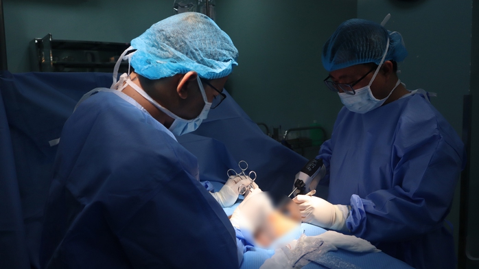 Vào viện cùng cây cơ bida ghim trong "vùng kín"- Ảnh 1. Vào viện cùng cây cơ bida ghim trong "vùng kín"- Ảnh 1.