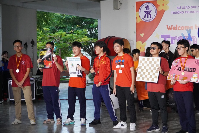 Trường THPT chuyên Trần Đại Nghĩa chào đón học sinh lớp 10 bằng 25 câu lạc bộ "chất lừ"- Ảnh 4. Trường THPT chuyên Trần Đại Nghĩa chào đón học sinh lớp 10 bằng 25 câu lạc bộ "chất lừ"- Ảnh 4.