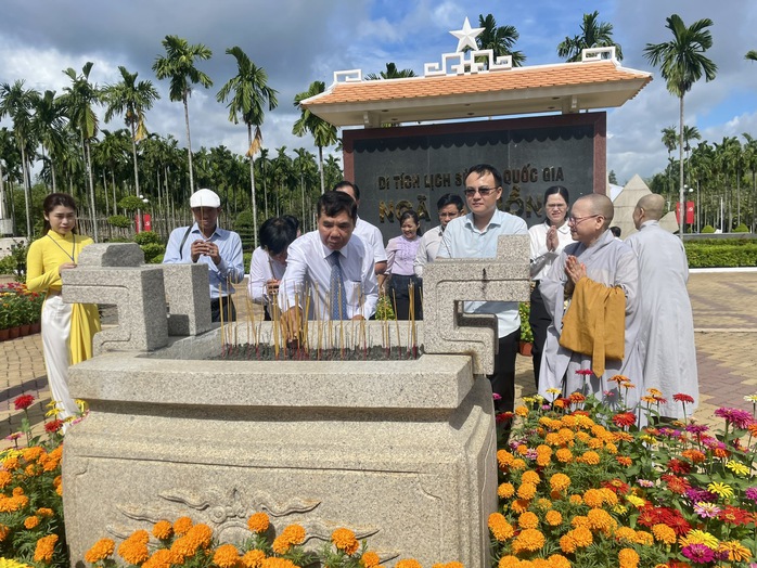 TP HCM: Lễ Giỗ 83 năm ngày hy sinh của các đồng chí nguyên lãnh đạo Đảng- Ảnh 4. TP HCM: Lễ Giỗ 83 năm ngày hy sinh của các đồng chí nguyên lãnh đạo Đảng- Ảnh 4.