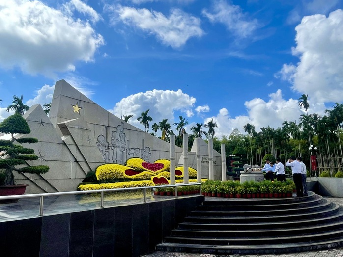 TP HCM: Lễ Giỗ 83 năm ngày hy sinh của các đồng chí nguyên lãnh đạo Đảng- Ảnh 5. TP HCM: Lễ Giỗ 83 năm ngày hy sinh của các đồng chí nguyên lãnh đạo Đảng- Ảnh 5.