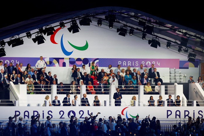 Khai mạc Paralympic 2024: 10 ngày tranh tài hấp dẫn tại Paris- Ảnh 2. Khai mạc Paralympic 2024: 10 ngày tranh tài hấp dẫn tại Paris- Ảnh 2.