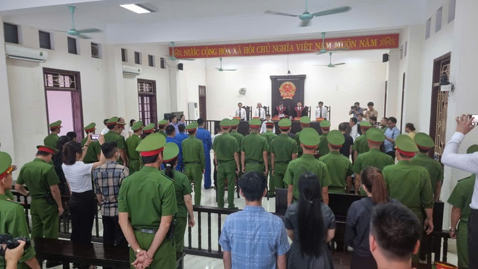 Xét xử Quân "Idol" và 8 đồng phạm- Ảnh 2. Xét xử Quân "Idol" và 8 đồng phạm- Ảnh 2.
