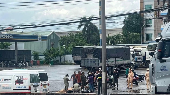 Vụ tài xế xe tải nghi cố tình cán chết người ở Đồng Nai: Giám đốc Công an tỉnh chỉ đạo điều tra- Ảnh 1. Vụ tài xế xe tải nghi cố tình cán chết người ở Đồng Nai: Giám đốc Công an tỉnh chỉ đạo điều tra- Ảnh 1.