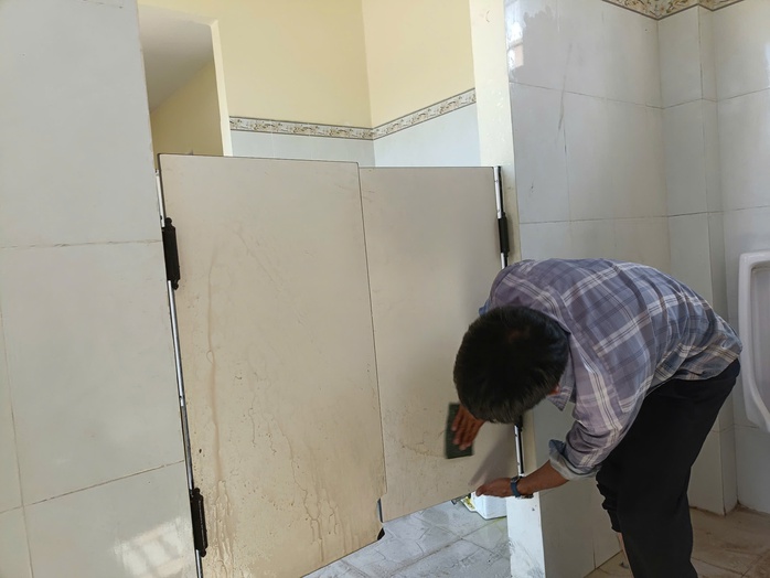 Hình ảnh "thay áo" cho nhà vệ sinh tại phố đi bộ 650 tỉ đồng ở Bình Dương sau phản ánh nhếch nhác- Ảnh 6. Hình ảnh "thay áo" cho nhà vệ sinh tại phố đi bộ 650 tỉ đồng ở Bình Dương sau phản ánh nhếch nhác- Ảnh 6.