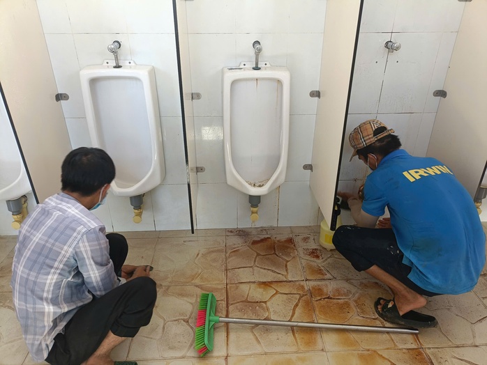 Hình ảnh "thay áo" cho nhà vệ sinh tại phố đi bộ 650 tỉ đồng ở Bình Dương sau phản ánh nhếch nhác- Ảnh 3. Hình ảnh "thay áo" cho nhà vệ sinh tại phố đi bộ 650 tỉ đồng ở Bình Dương sau phản ánh nhếch nhác- Ảnh 3.