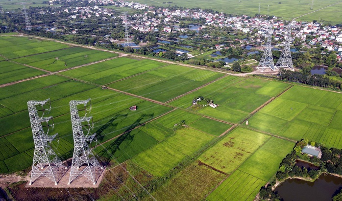 Đường dây 500 KV mạch 3 chấm dứt thiếu điện cục bộ- Ảnh 2. Đường dây 500 KV mạch 3 chấm dứt thiếu điện cục bộ- Ảnh 2.