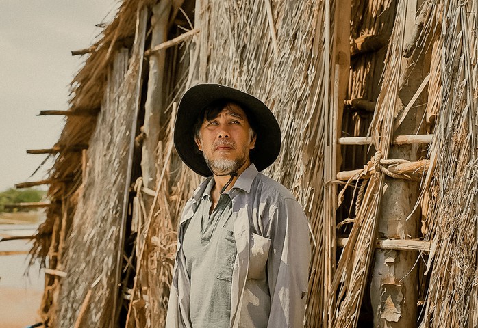 Quyền Linh trong vai ông Hai phim “Hai Muối” (Ảnh do nhà sản xuất cung cấp) Quyền Linh trong vai ông Hai phim “Hai Muối” (Ảnh do nhà sản xuất cung cấp)