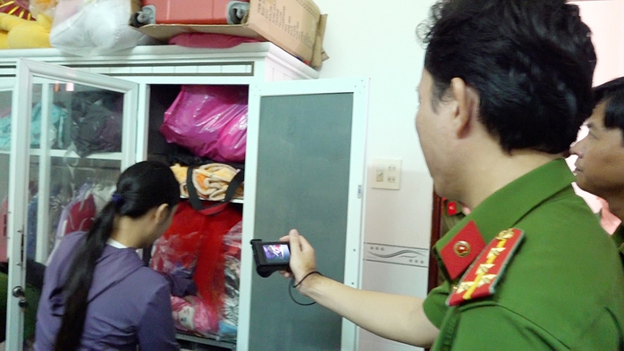 Nữ nhân viên ngân hàng chiếm đoạt hơn 1,2 tỉ đồng của khách hàng- Ảnh 3. Nữ nhân viên ngân hàng chiếm đoạt hơn 1,2 tỉ đồng của khách hàng- Ảnh 3.