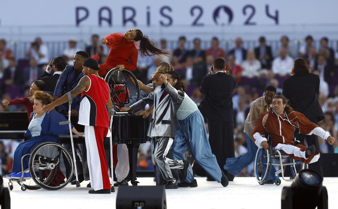 Khai mạc Paralympic 2024: 10 ngày tranh tài hấp dẫn tại Paris- Ảnh 9. Khai mạc Paralympic 2024: 10 ngày tranh tài hấp dẫn tại Paris- Ảnh 9.