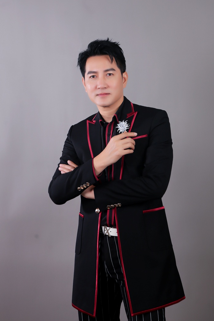 Nguyễn Phi Hùng không sợ già, chỉ sợ buồn!- Ảnh 8. Nguyễn Phi Hùng không sợ già, chỉ sợ buồn!- Ảnh 8.