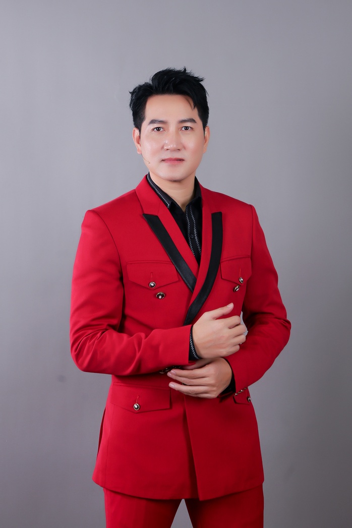 Nguyễn Phi Hùng không sợ già, chỉ sợ buồn!- Ảnh 6. Nguyễn Phi Hùng không sợ già, chỉ sợ buồn!- Ảnh 6.