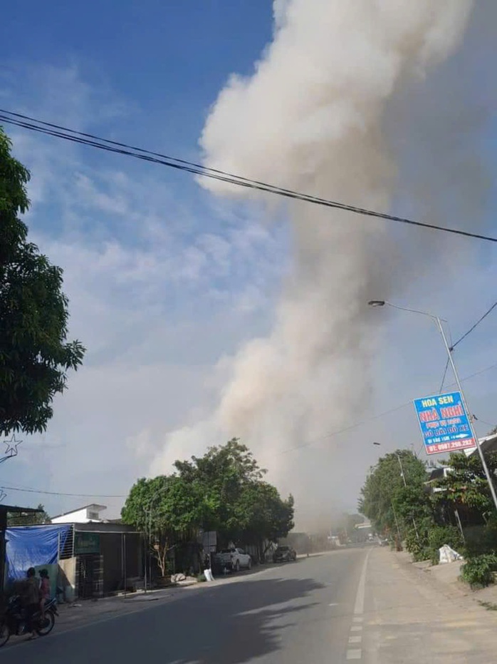 Vụ 2 vợ chồng tử vong sau tiếng nổ lớn: Lại xảy ra thêm vụ nổ làm 2 người bị thương- Ảnh 1. Vụ 2 vợ chồng tử vong sau tiếng nổ lớn: Lại xảy ra thêm vụ nổ làm 2 người bị thương- Ảnh 1.