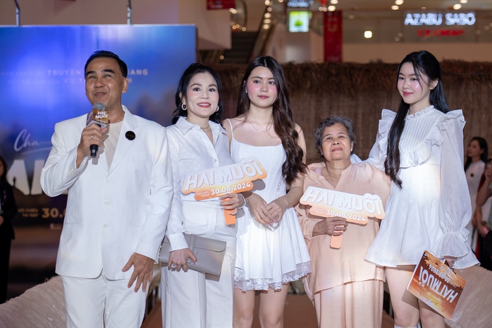 Quang Lê, Ưng Hoàng Phúc tụ hội chúc mừng Quyền Linh- Ảnh 4. Quang Lê, Ưng Hoàng Phúc tụ hội chúc mừng Quyền tỷ lệ cá cược kèo nhà cái- Ảnh 4.