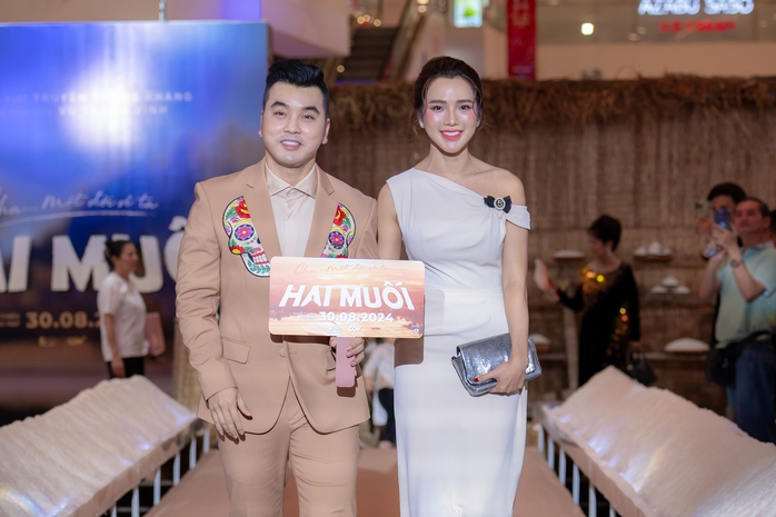 Quang Lê, Ưng Hoàng Phúc tụ hội chúc mừng Quyền Linh- Ảnh 2. Quang Lê, Ưng Hoàng Phúc tụ hội chúc mừng Quyền tỷ lệ cá cược kèo nhà cái- Ảnh 2.