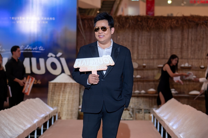Quang Lê, Ưng Hoàng Phúc tụ hội chúc mừng Quyền Linh- Ảnh 1. Quang Lê, Ưng Hoàng Phúc tụ hội chúc mừng Quyền tỷ lệ cá cược kèo nhà cái- Ảnh 1.
