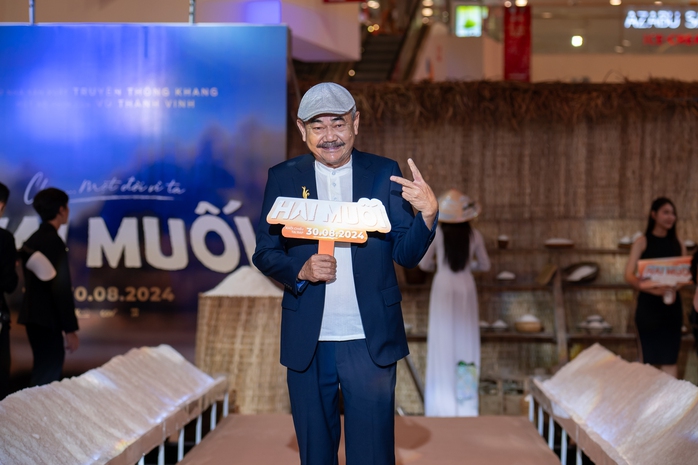 Quang Lê, Ưng Hoàng Phúc tụ hội chúc mừng Quyền Linh- Ảnh 11. Quang Lê, Ưng Hoàng Phúc tụ hội chúc mừng Quyền tỷ lệ cá cược kèo nhà cái- Ảnh 11.
