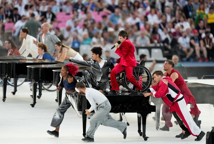 Khai mạc Paralympic 2024: 10 ngày tranh tài hấp dẫn tại Paris- Ảnh 8. Khai mạc Paralympic 2024: 10 ngày tranh tài hấp dẫn tại Paris- Ảnh 8.